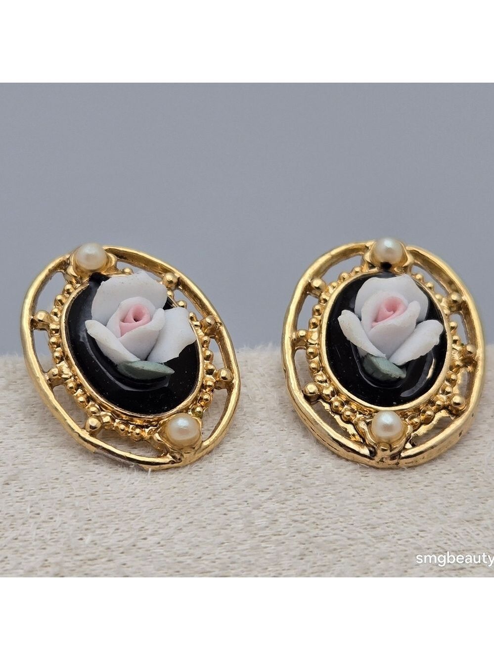 Cameo Flower Earrings w/Faux Pearl Oval Studs Vintage 3D - Picture 3 of 8